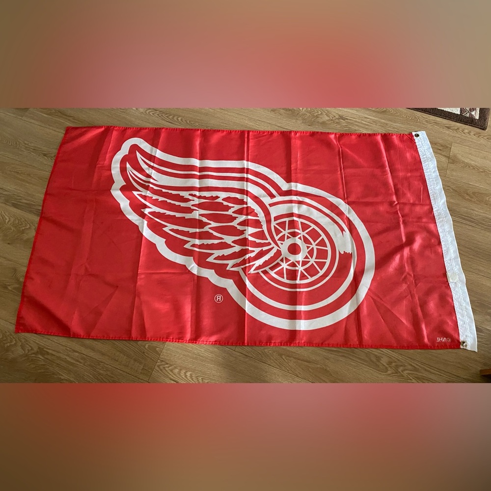 Detroit Red Wing Team Flag - Picture 2 of 4